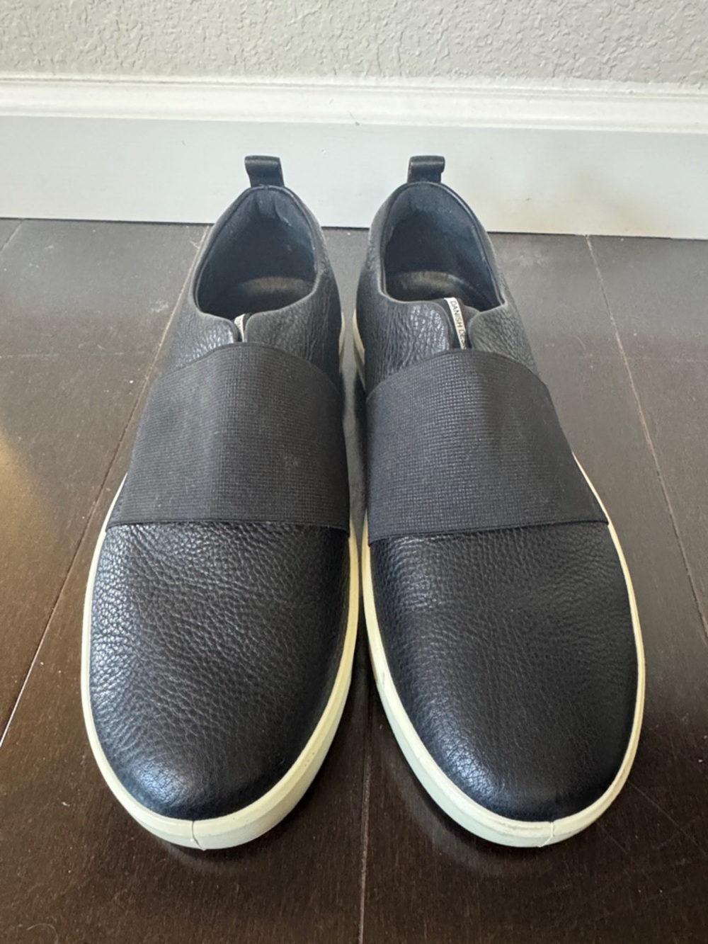 ECCO Danish Design Women’s Black Slip-On Leather Sneakers size 39 (US 8-8.5)